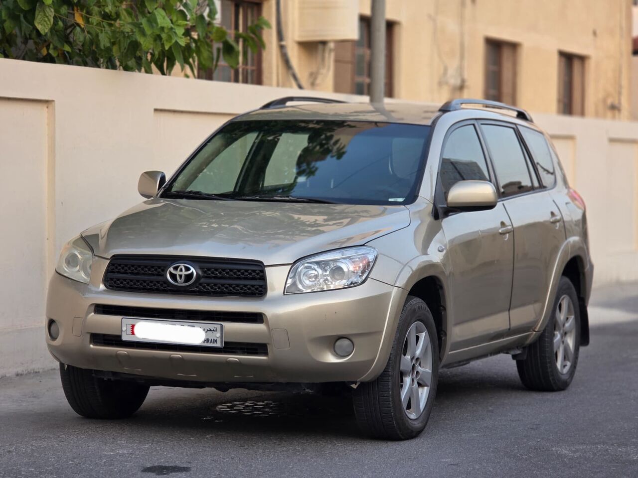 Manama, Vehicles, Cars & Trucks , BHD 2100,  RAV 4,  2006,  Automatic,  220000 KM,  RAV4  FOR SALE