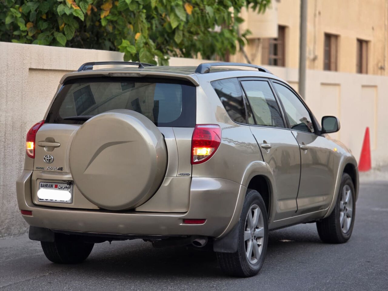 Manama, Vehicles, Cars & Trucks , BHD 2100,  RAV 4,  2006,  Automatic,  220000 KM,  RAV4  FOR SALE