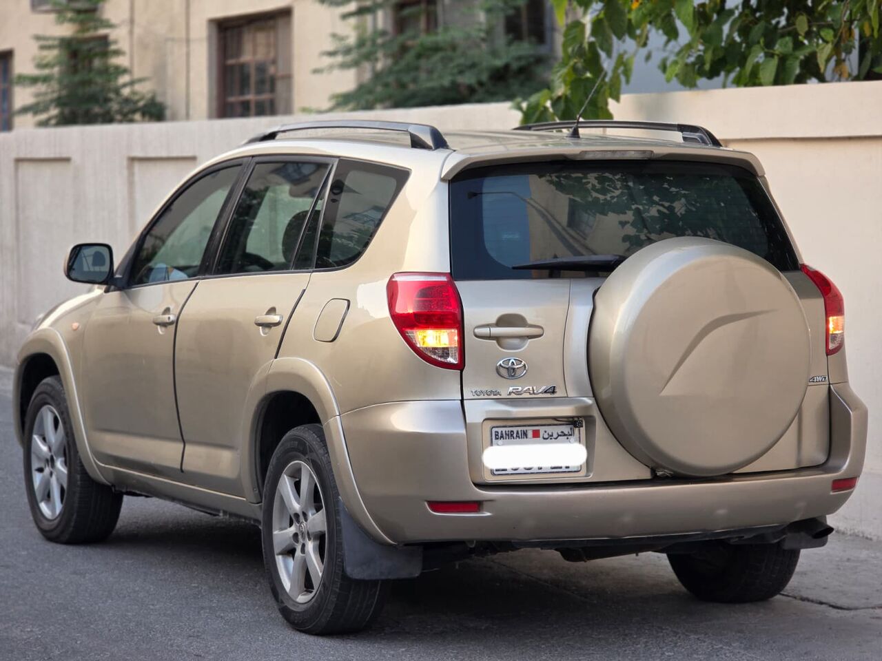Manama, Vehicles, Cars & Trucks , BHD 2100,  RAV 4,  2006,  Automatic,  220000 KM,  RAV4  FOR SALE