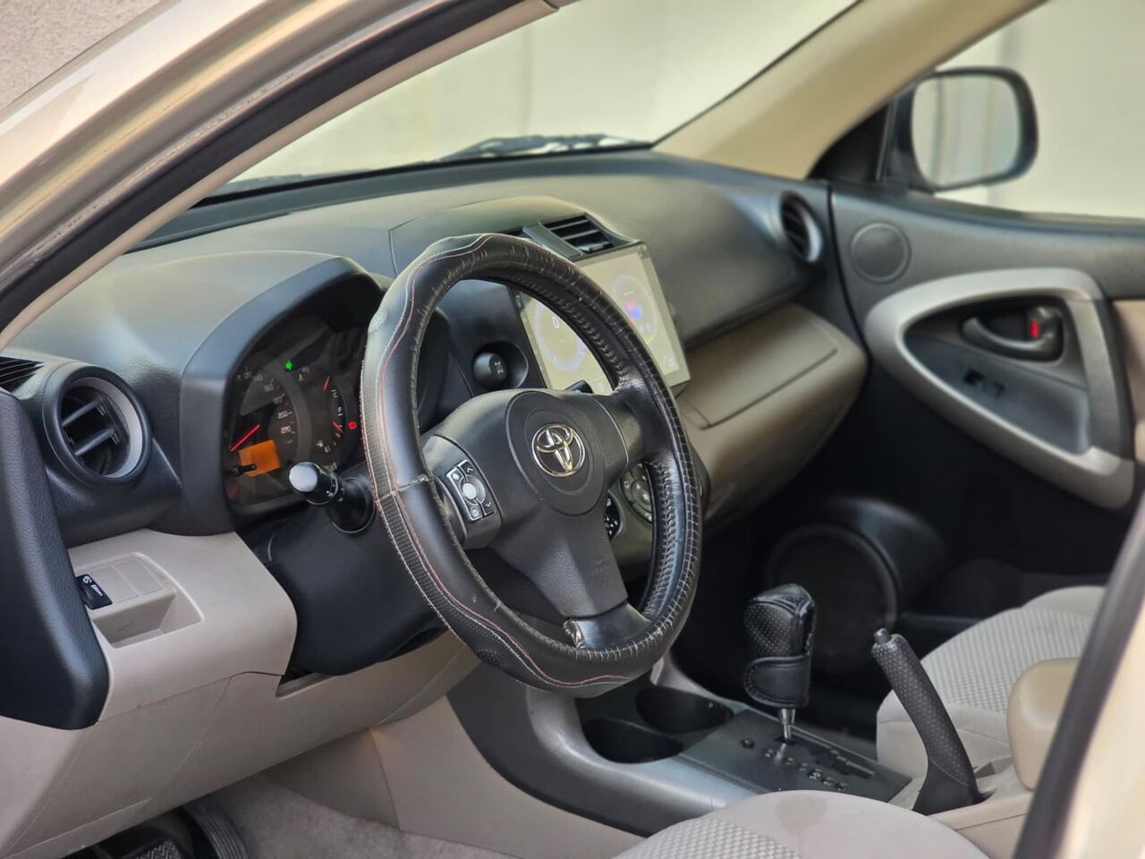Manama, Vehicles, Cars & Trucks , BHD 2100,  RAV 4,  2006,  Automatic,  220000 KM,  RAV4  FOR SALE