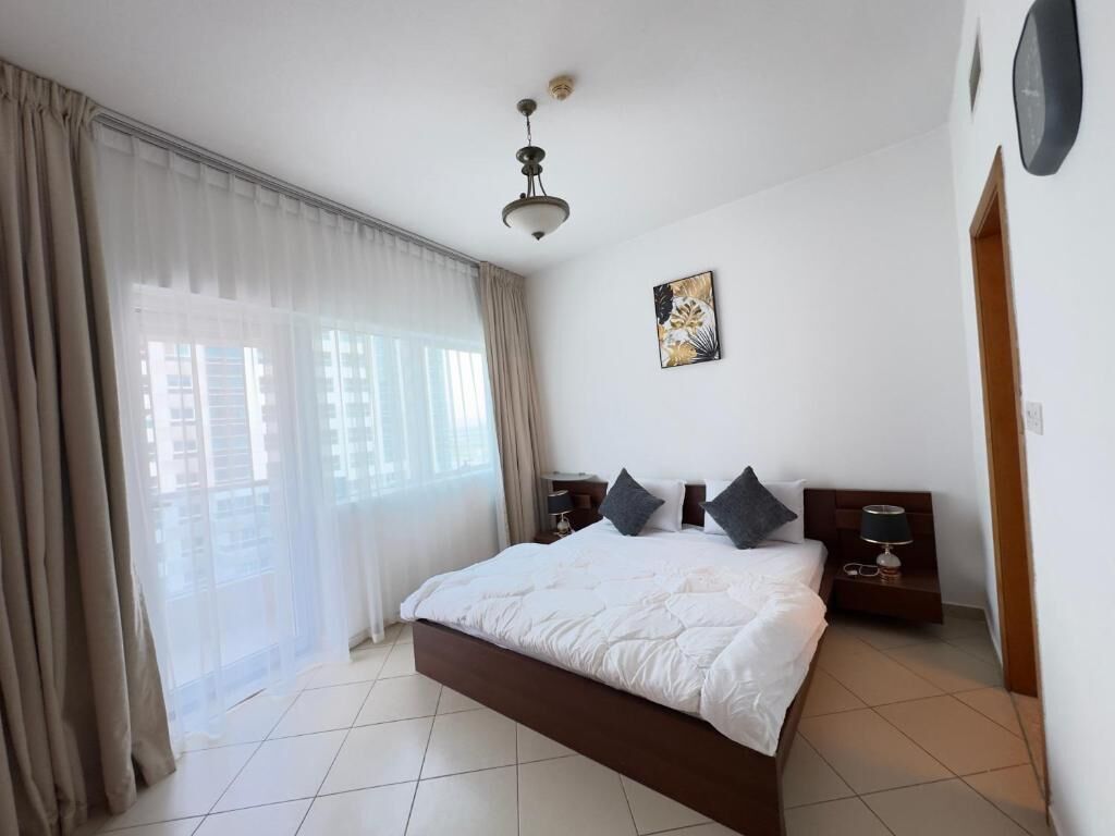 Dubai, Holiday/Vacation Rentals, AED 350/day,  2 BR,  Luxury 2BR Marina Apartment For Rent