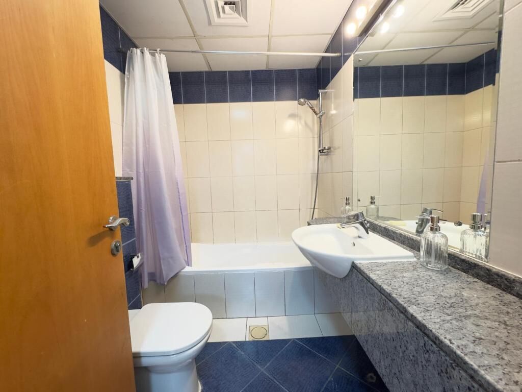 Dubai, Holiday/Vacation Rentals, AED 350/day,  2 BR,  Luxury 2BR Marina Apartment For Rent