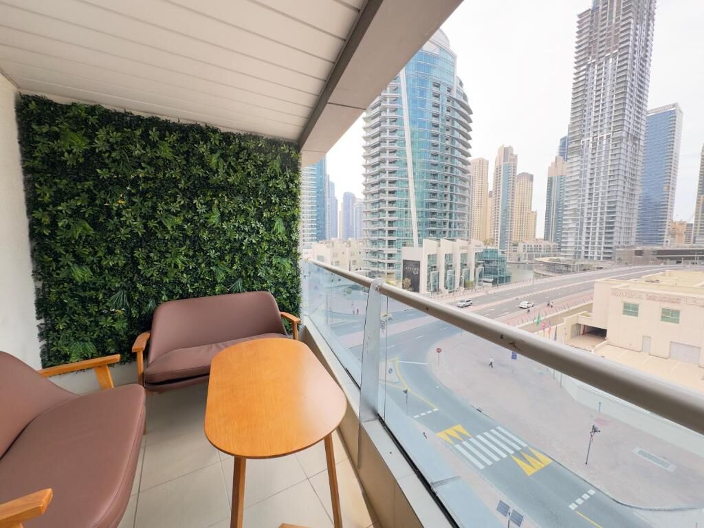 Dubai, Holiday/Vacation Rentals, AED 350/day,  2 BR,  Luxury 2BR Marina Apartment For Rent