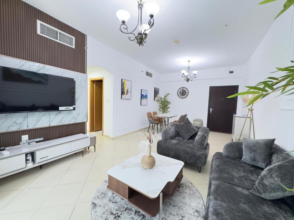 Dubai, Holiday/Vacation Rentals, AED 350/day,  2 BR,  Luxury 2BR Marina Apartment For Rent