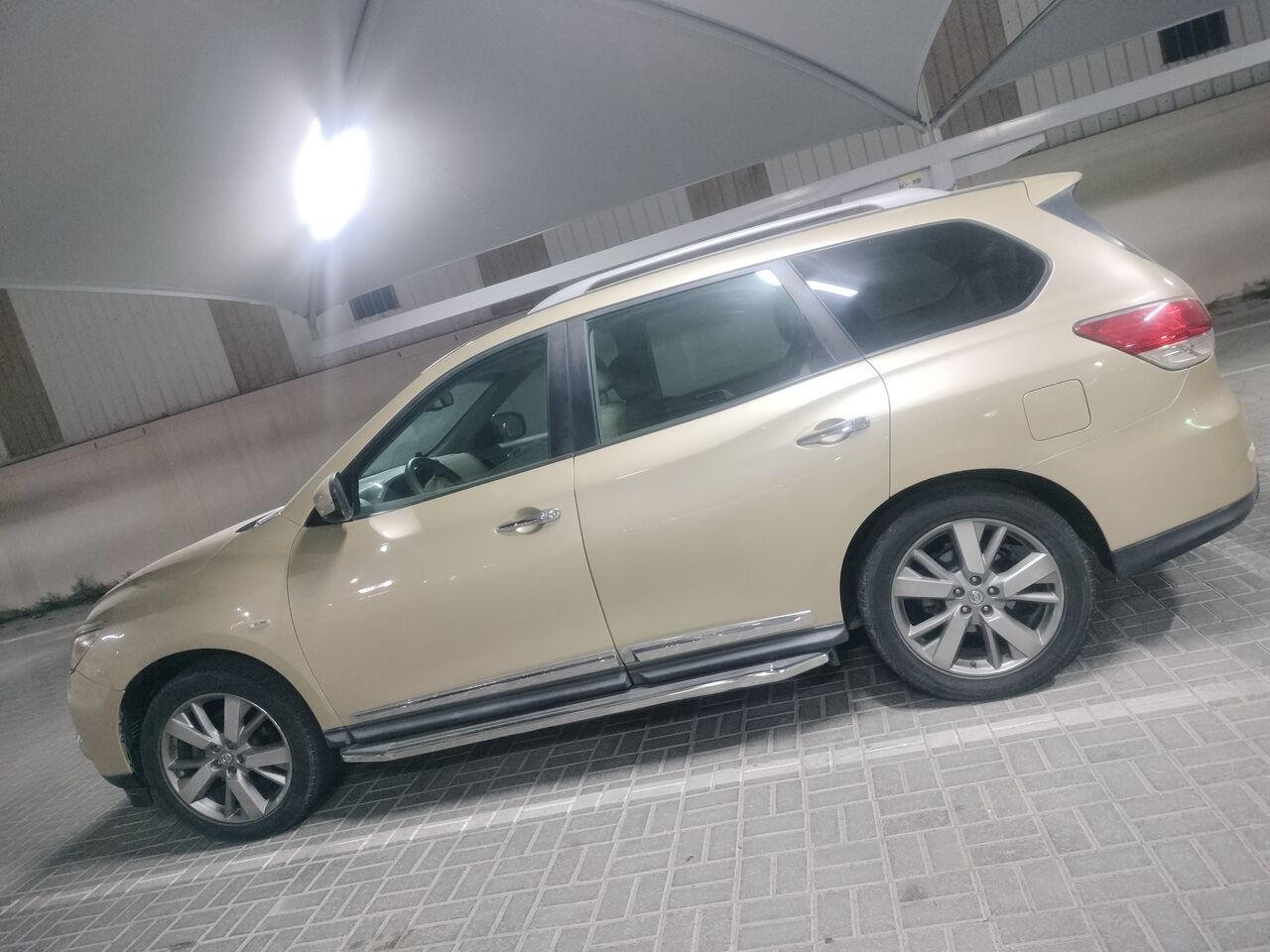 Manama, Vehicles, Cars & Trucks , Nissan Pathfinder,  2013,  Automatic,  100000 KM,     ( 7 Seater, Full Option )
