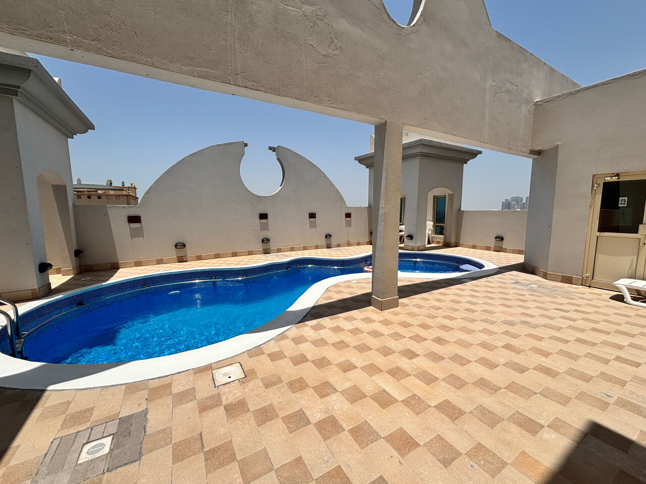 Segaya, Apartments, Flats, Houses & Villas, BHD 550/month,  3 BR,  Luxury Spacious & Bright 3BHK | Fully Furnished | Gym, Pool & WiFi | Salmaniya / Zinj / Se