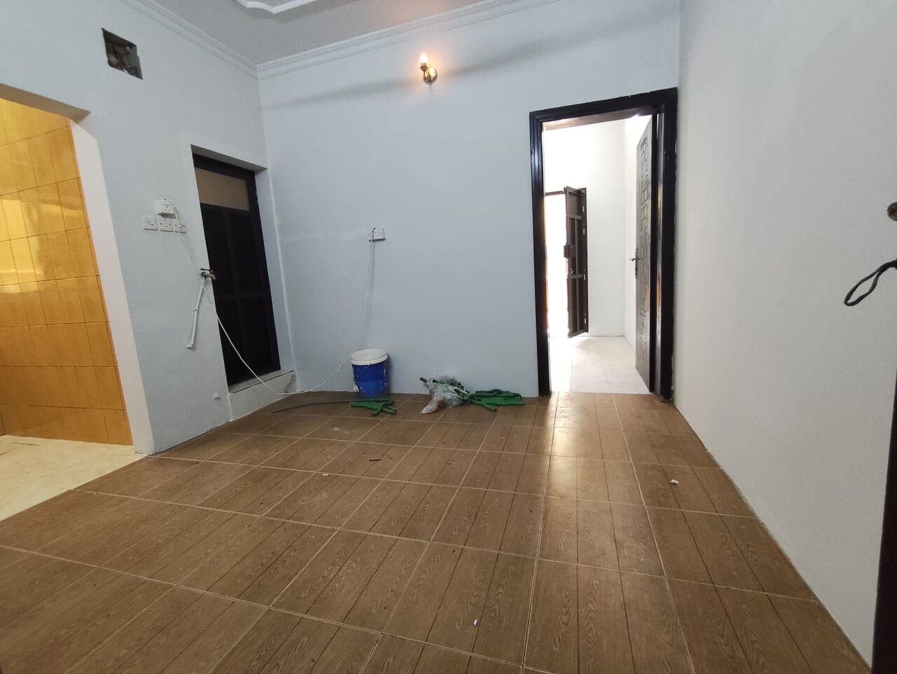 Salmaniya, Apartments, Flats, Houses & Villas, BHD 135/year,  1 BR,  Salmaniya:- 1Bhk Unfurnished Flat On Rent ...