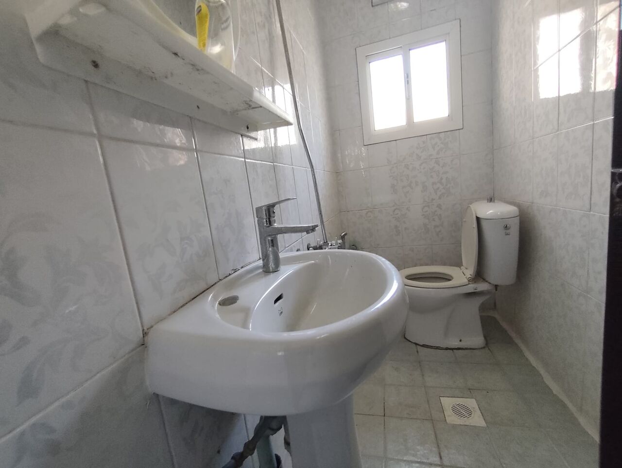 Salmaniya, Apartments, Flats, Houses & Villas, BHD 135/year,  1 BR,  Salmaniya:- 1Bhk Unfurnished Flat On Rent ...