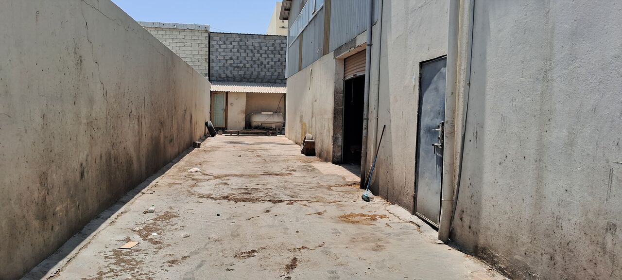 Salmabad, Warehouses, BHD 1200,  400 Sq. Meter,  Garage/  Workshop / Warehouse
