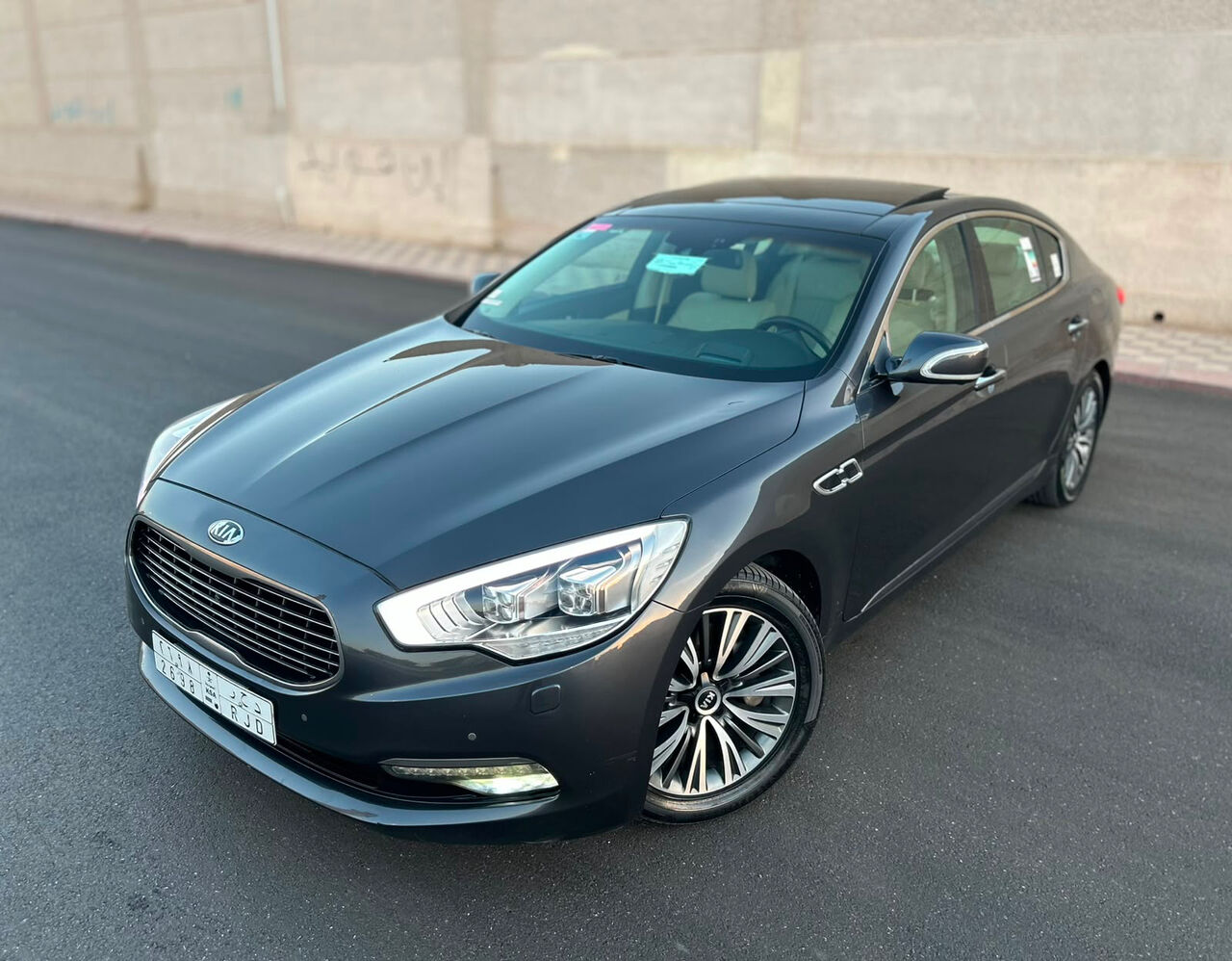 Riyadh, Vehicles, Cars & Trucks , SAR 36000,  Kia Carens,  2015,  Automatic,  183000 KM,  Kia Quoris  For Sale