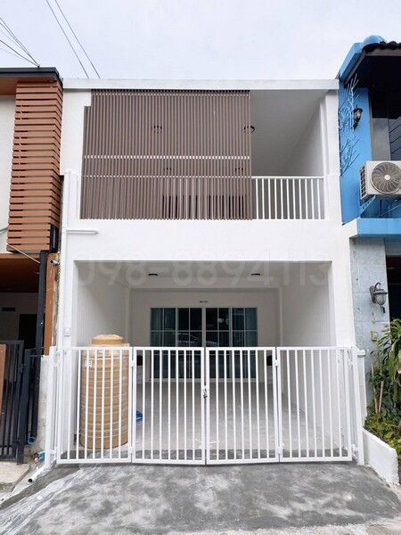 Bangkok, Real Estate For Sale, THB 2300000,  2 BR,  16 Sq. Feet,  2-story Townhouse For Sale, Minimalist Style, Romthip Village Village, Hathairat 33, Area