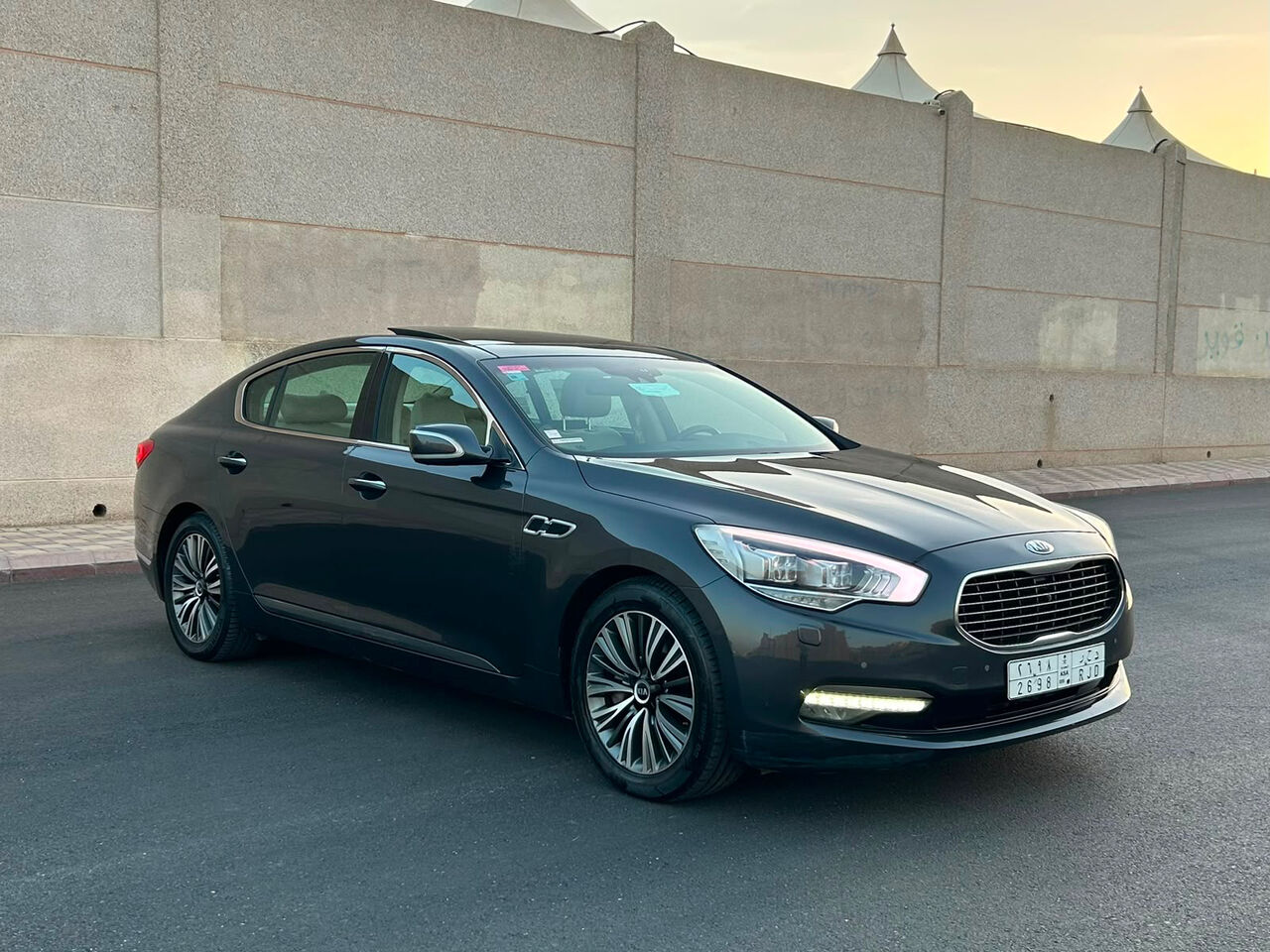 Riyadh, Vehicles, Cars & Trucks , SAR 35000,  Kia Carens,  2015,  Automatic,  183000 KM,  Kia Quoris  For Sale