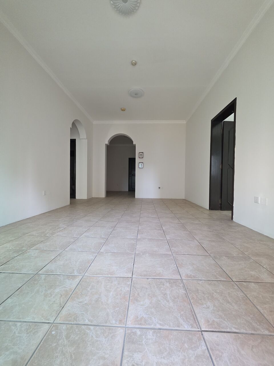 Adliya, Apartments, Flats, Houses & Villas, BHD 230/month,  2 BR,  Parking & Balcony - Semi Furnished Neet 2 BHK Family Flat Without Ewa @230/BD In Adliya