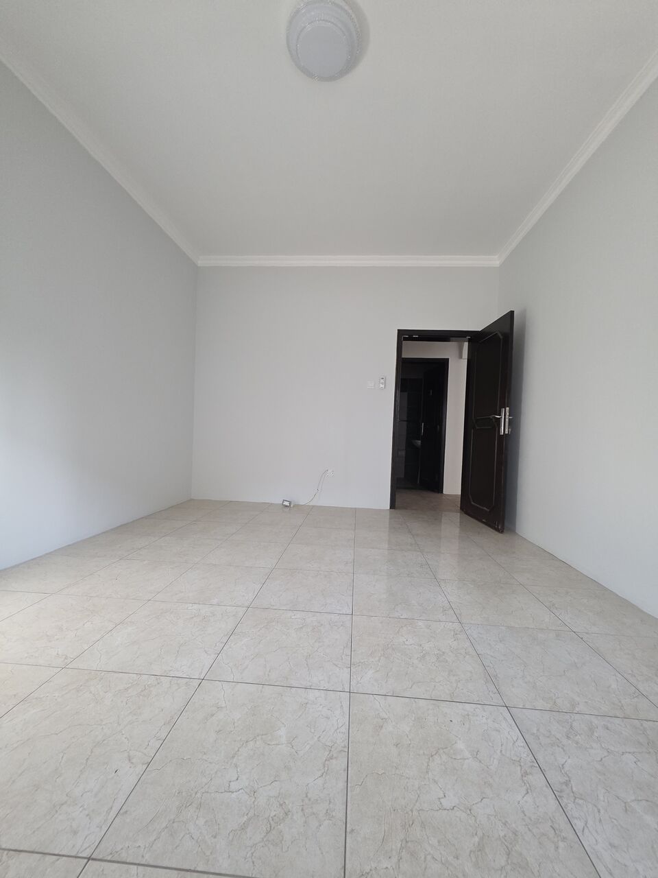 Adliya, Apartments, Flats, Houses & Villas, BHD 230/month,  2 BR,  Parking & Balcony - Semi Furnished Neet 2 BHK Family Flat Without Ewa @230/BD In Adliya