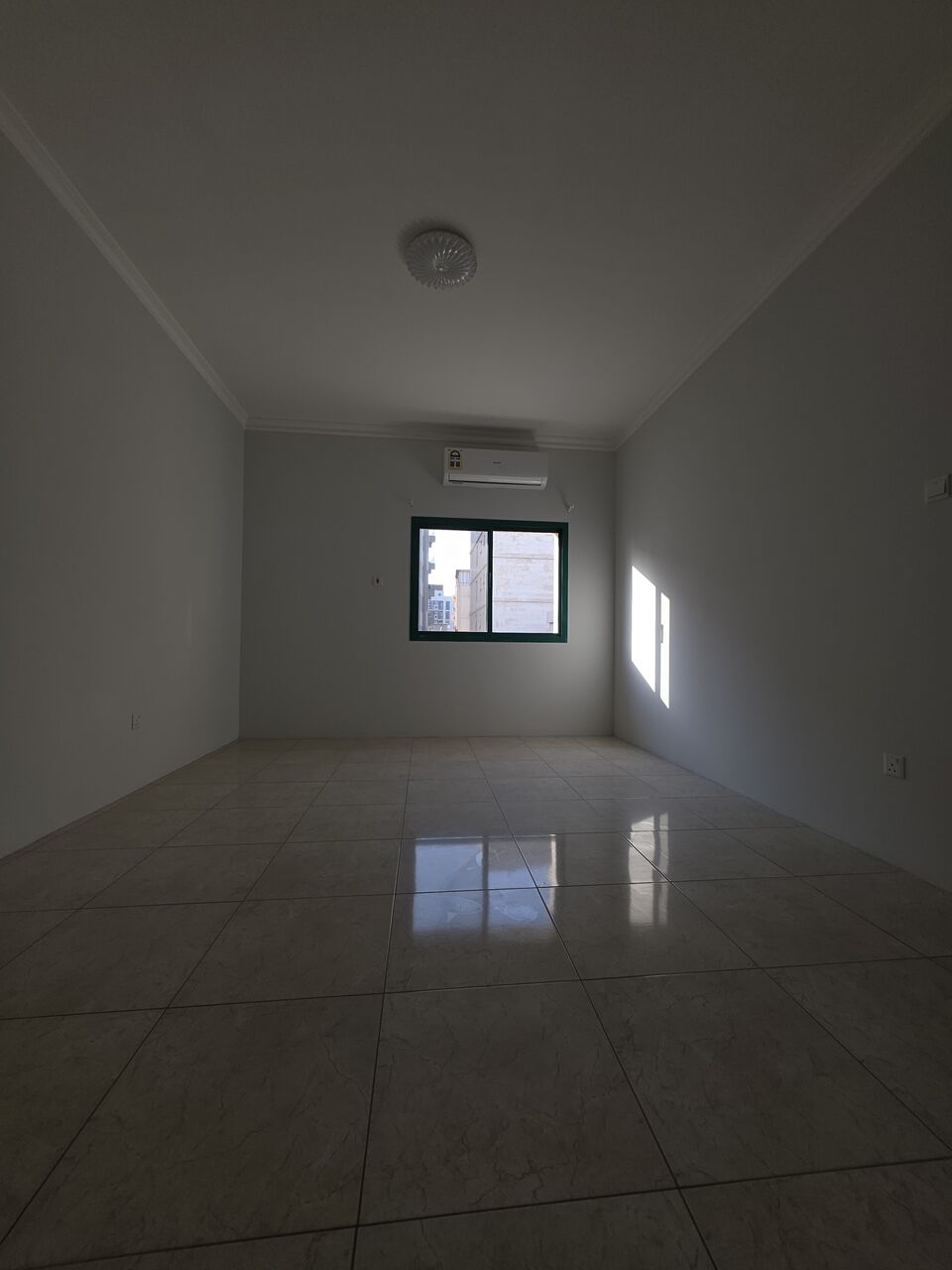 Adliya, Apartments, Flats, Houses & Villas, BHD 230/month,  2 BR,  Parking & Balcony - Semi Furnished Neet 2 BHK Family Flat Without Ewa @230/BD In Adliya