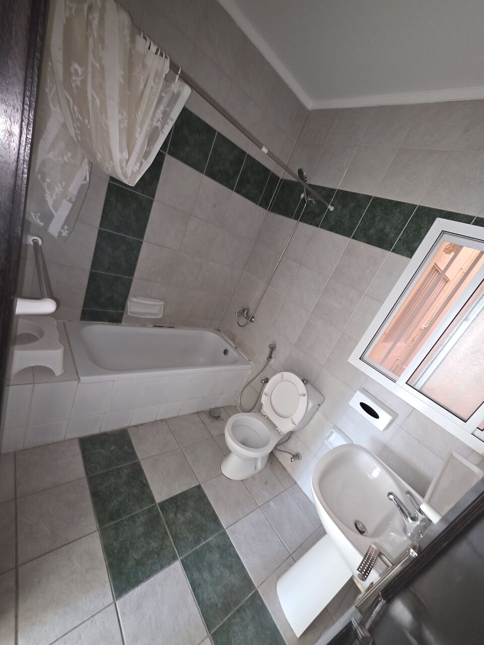 Adliya, Apartments, Flats, Houses & Villas, BHD 230/month,  2 BR,  Parking & Balcony - Semi Furnished Neet 2 BHK Family Flat Without Ewa @230/BD In Adliya