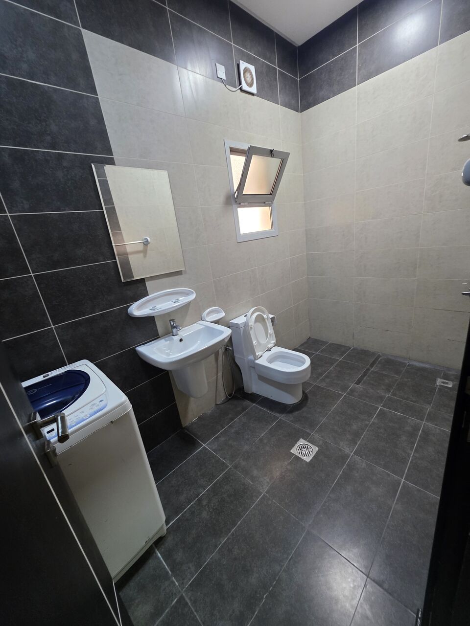 Manama, Apartments, Flats, Houses & Villas, BHD 360/month,  Furnished,  2 BR,  Parking & WiFi - Fully Furnished Spacious 2 BHK Flat With Unlimited Ewa @360/BD In Seef