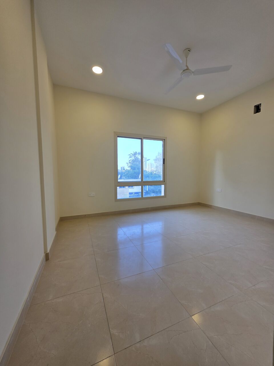 Manama, Apartments, Flats, Houses & Villas, BHD 280/month,  2 BR,  * Brand New - Neet Semi Furnished 2 BHK Flat With Ewa & Parking @ 280/BD In Um Al Assam