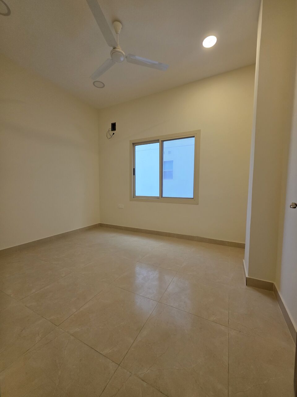 Manama, Apartments, Flats, Houses & Villas, BHD 280/month,  2 BR,  * Brand New - Neet Semi Furnished 2 BHK Flat With Ewa & Parking @ 280/BD In Um Al Assam