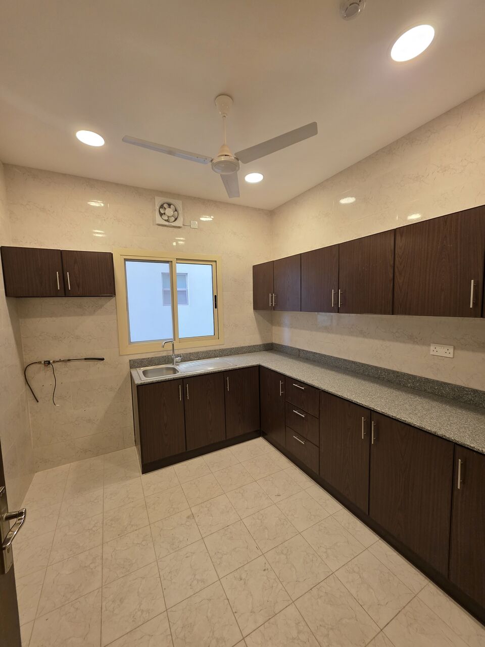 Manama, Apartments, Flats, Houses & Villas, BHD 280/month,  2 BR,  * Brand New - Neet Semi Furnished 2 BHK Flat With Ewa & Parking @ 280/BD In Um Al Assam