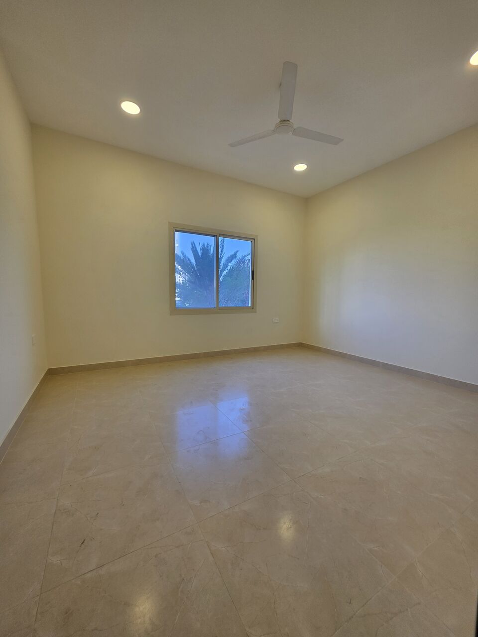 Manama, Apartments, Flats, Houses & Villas, BHD 310/month,  3 BR,  * Brand New - Neet Semi Furnished 3 BHK Flat With Ewa & Parking @ 310/BD In Um Al Assam
