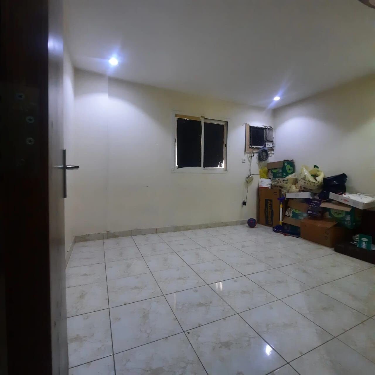 Hara, Housing Exchanges, SAR 2000/month,  2000/ Month Two Bed Room Shared Flat Available For Family