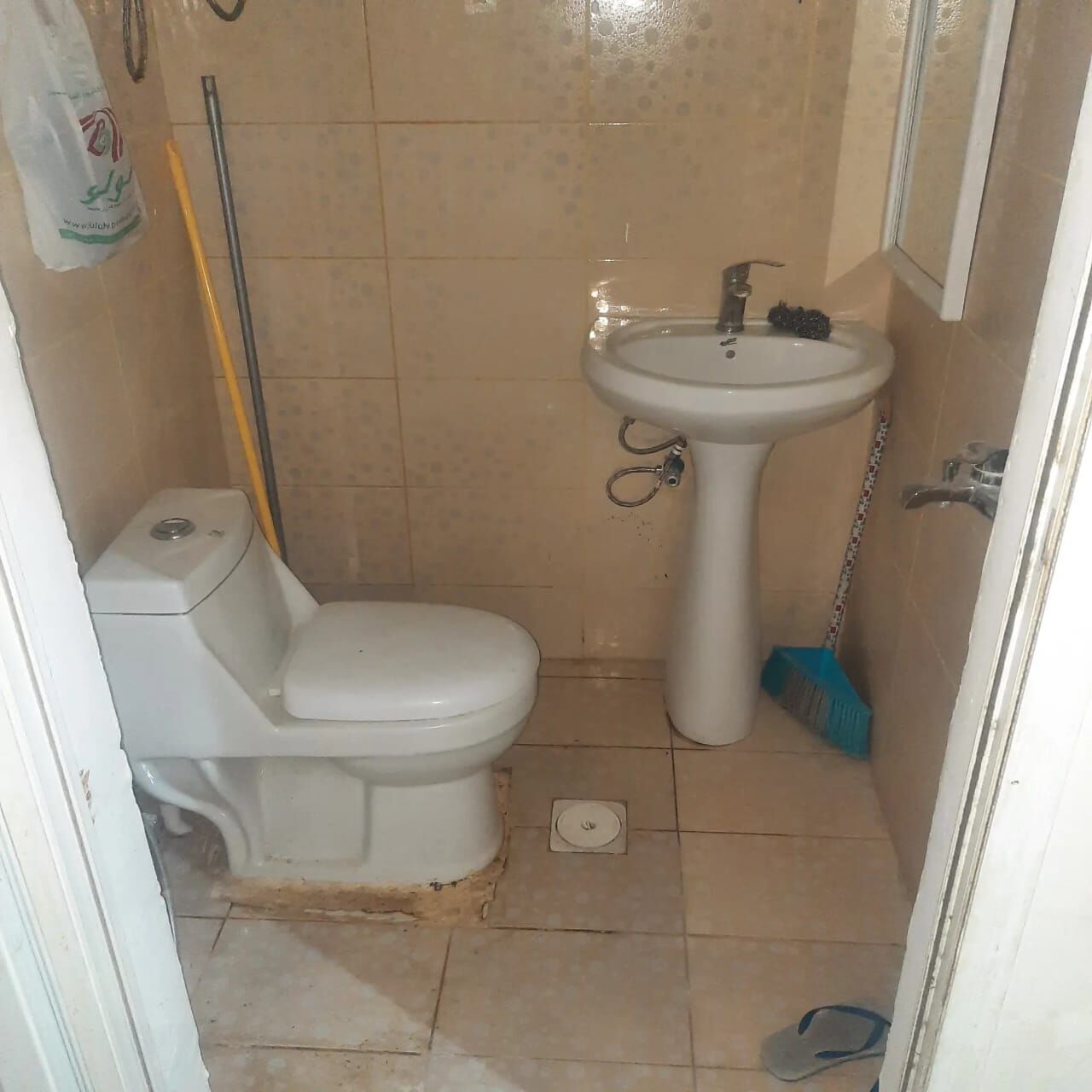 Hara, Housing Exchanges, SAR 2000/month,  2000/ Month Two Bed Room Shared Flat Available For Family