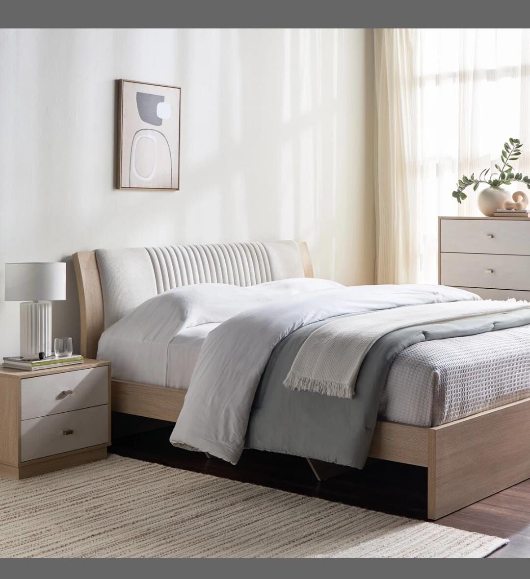 Al Hamra, Furniture, SAR 800,  King Size Bed 180 Cms X 200 Cms