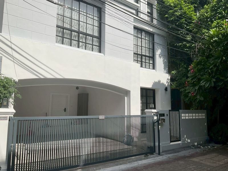 Bangkok, Villas, THB 120000,  36 Sq. Feet,  Townhome For Rent, 4 Floors, Newly Renovated, Soi Ekkamai 12, Near Ekkamai International