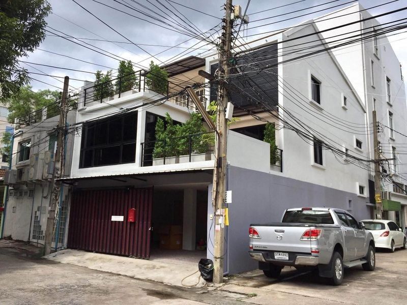 Bangkok, Villas, THB 90000,  31 Sq. Feet,  3-story Townhouse For Rent, Opposite Ekkamai Soi 4, Near Big C Ekkamai, Suitable For A