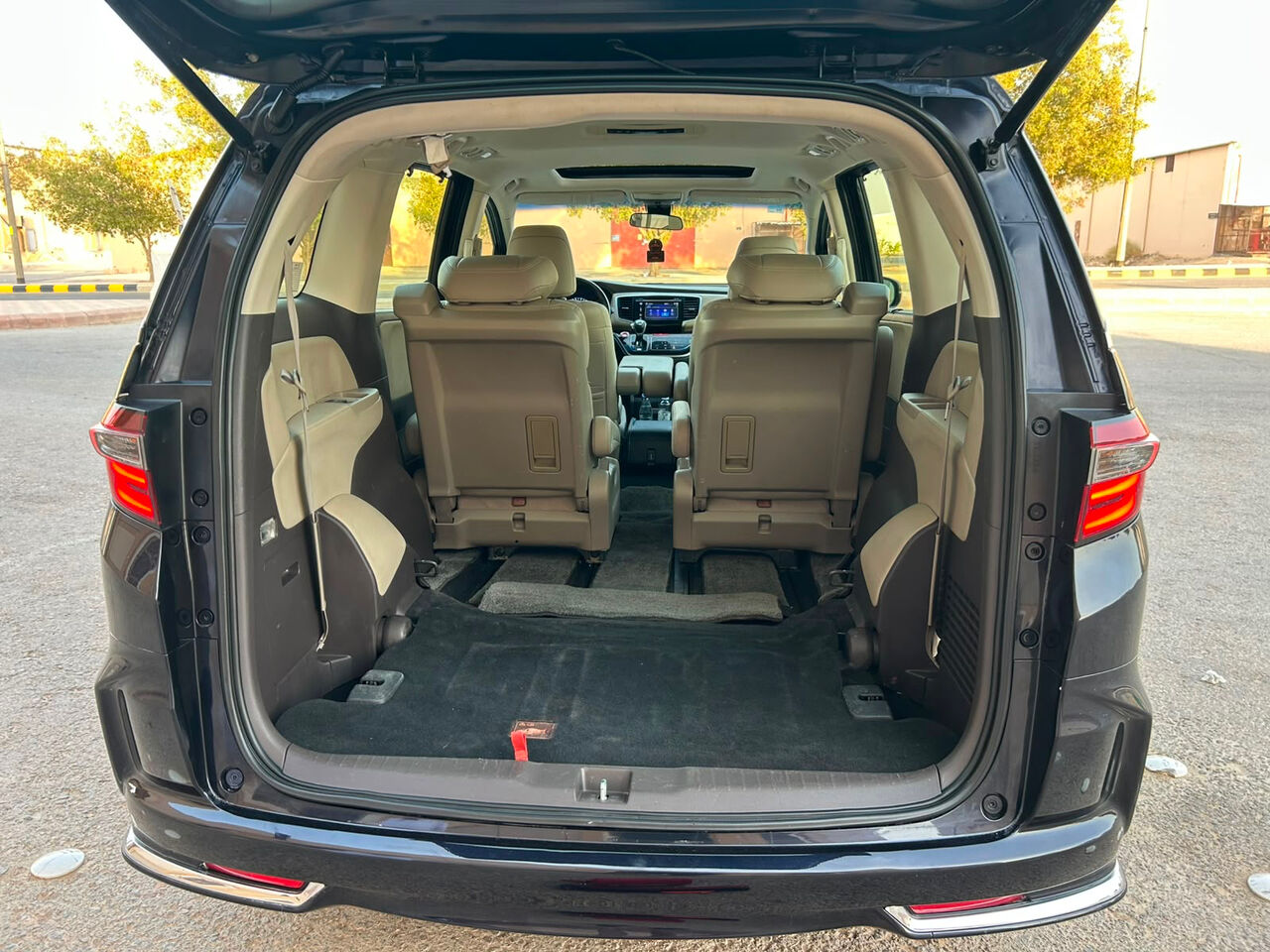 Riyadh, Vehicles, Cars & Trucks , SAR 59000,  Honda Odyssey,  2018,  Automatic,  159000 KM,    For Sale &ndash; Full Option (Highest Trim)