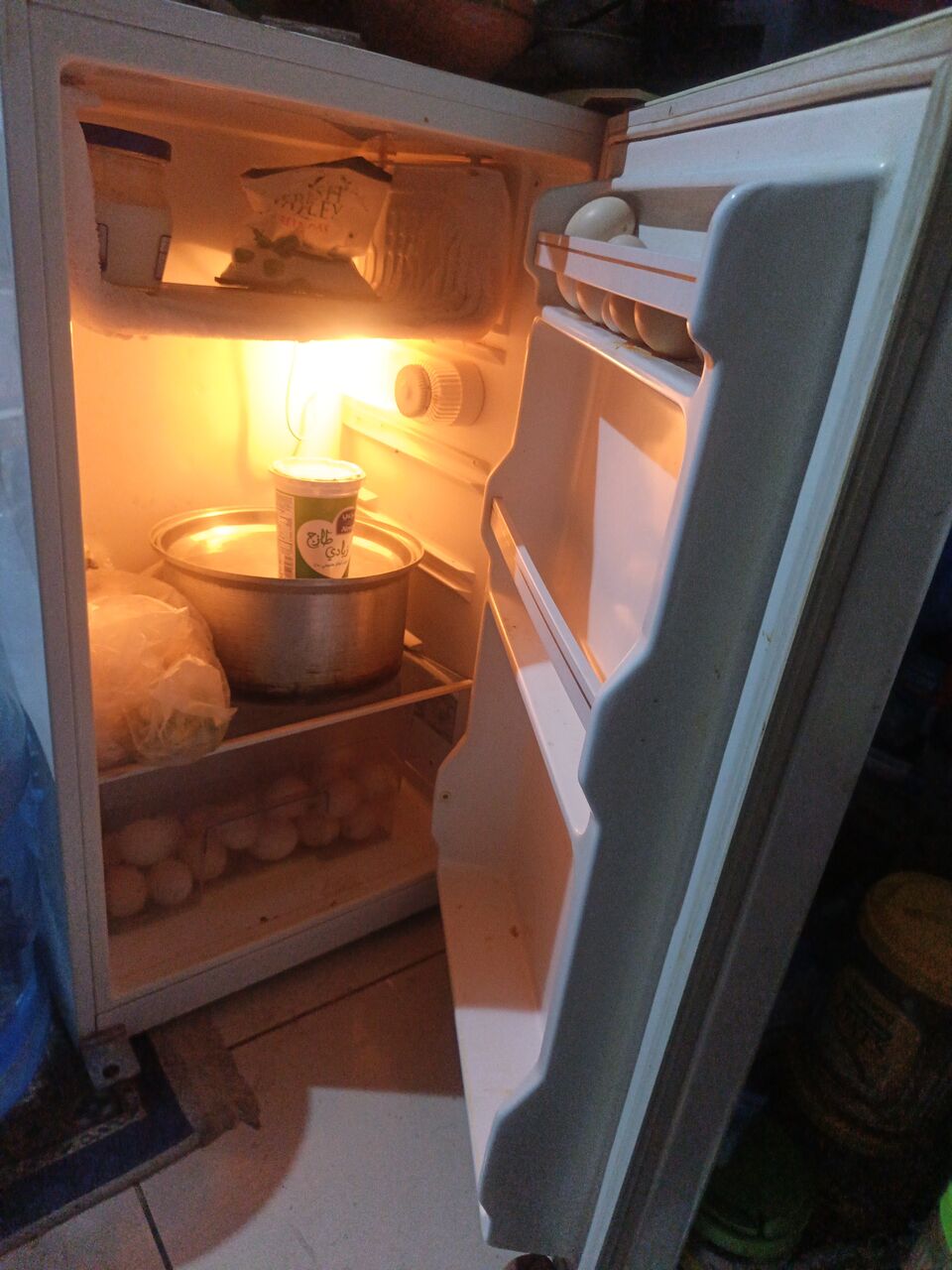 Riyadh, Air Conditioners, SR 250,  Small Refrigerator For Sale Urganintly Good Condition