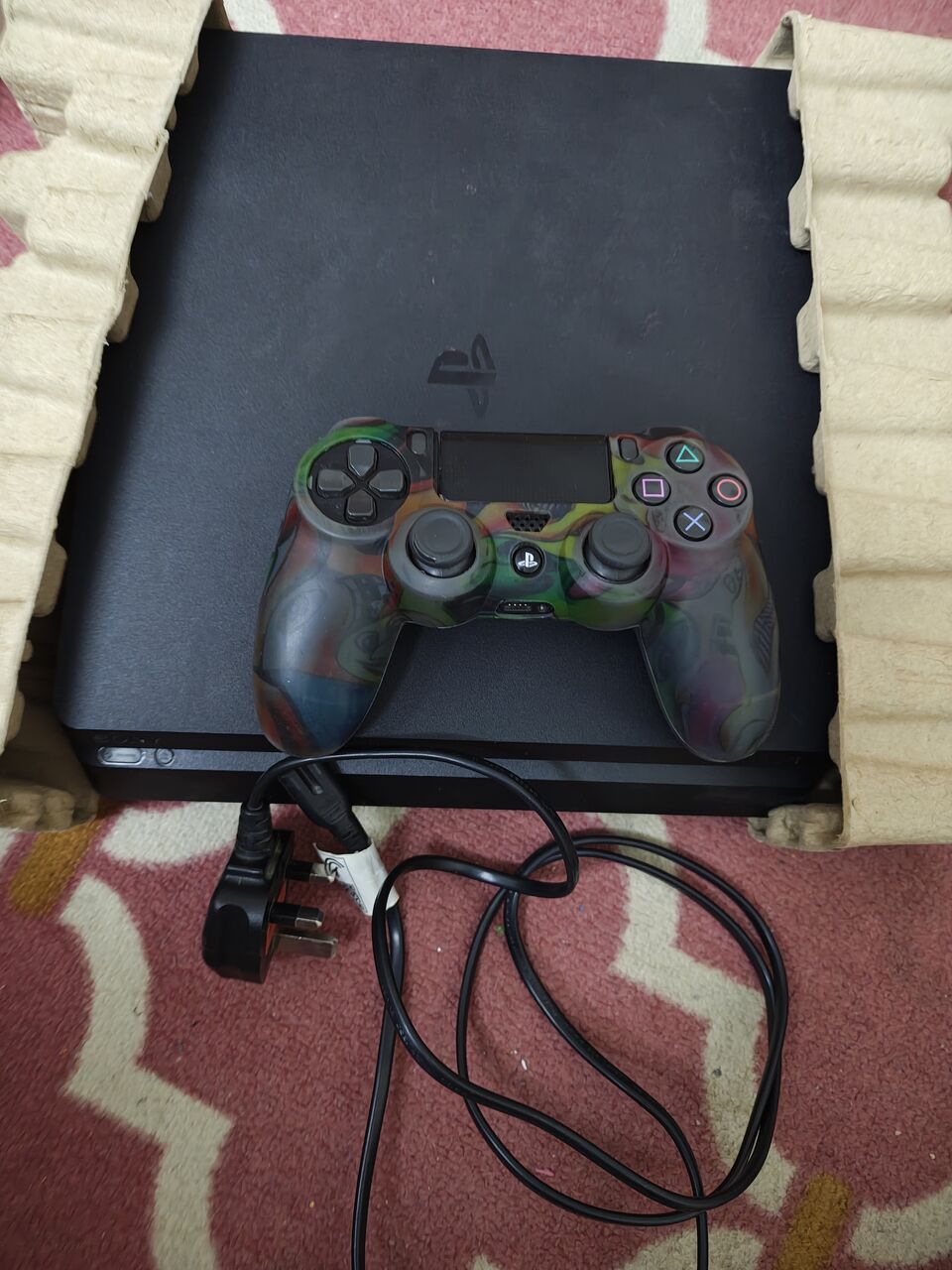 Riyadh, Electronics, SAR 650,  Sony PS4 Excellent Condition With 5 GamCDs