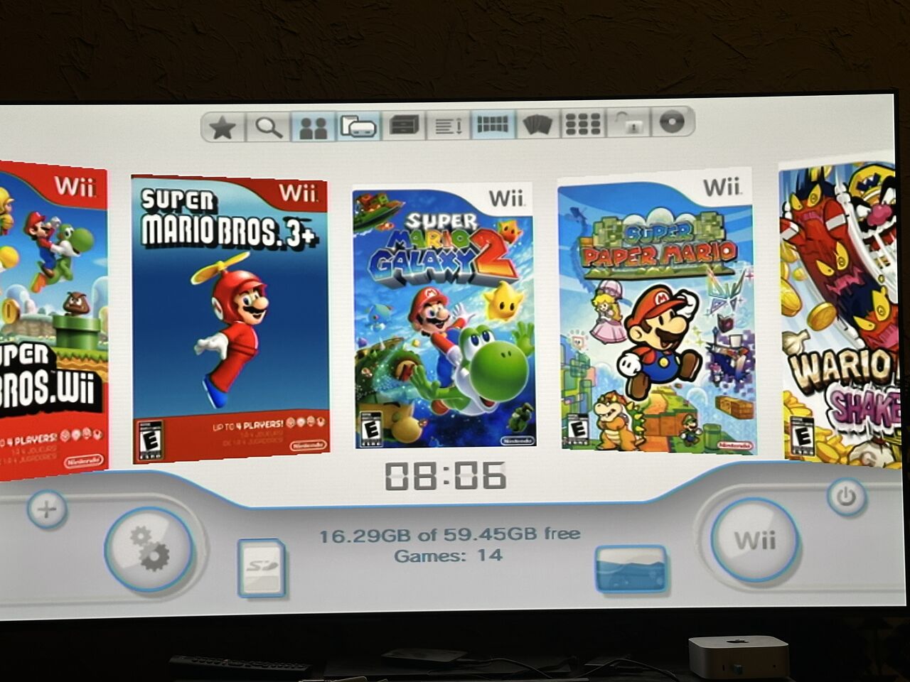 Riyadh, Video Games, SAR 900,  Wii U + 128 GB Flash Memory + 64 GB SD Card + Wiimote Mario Edition + 2 Brand New Games
