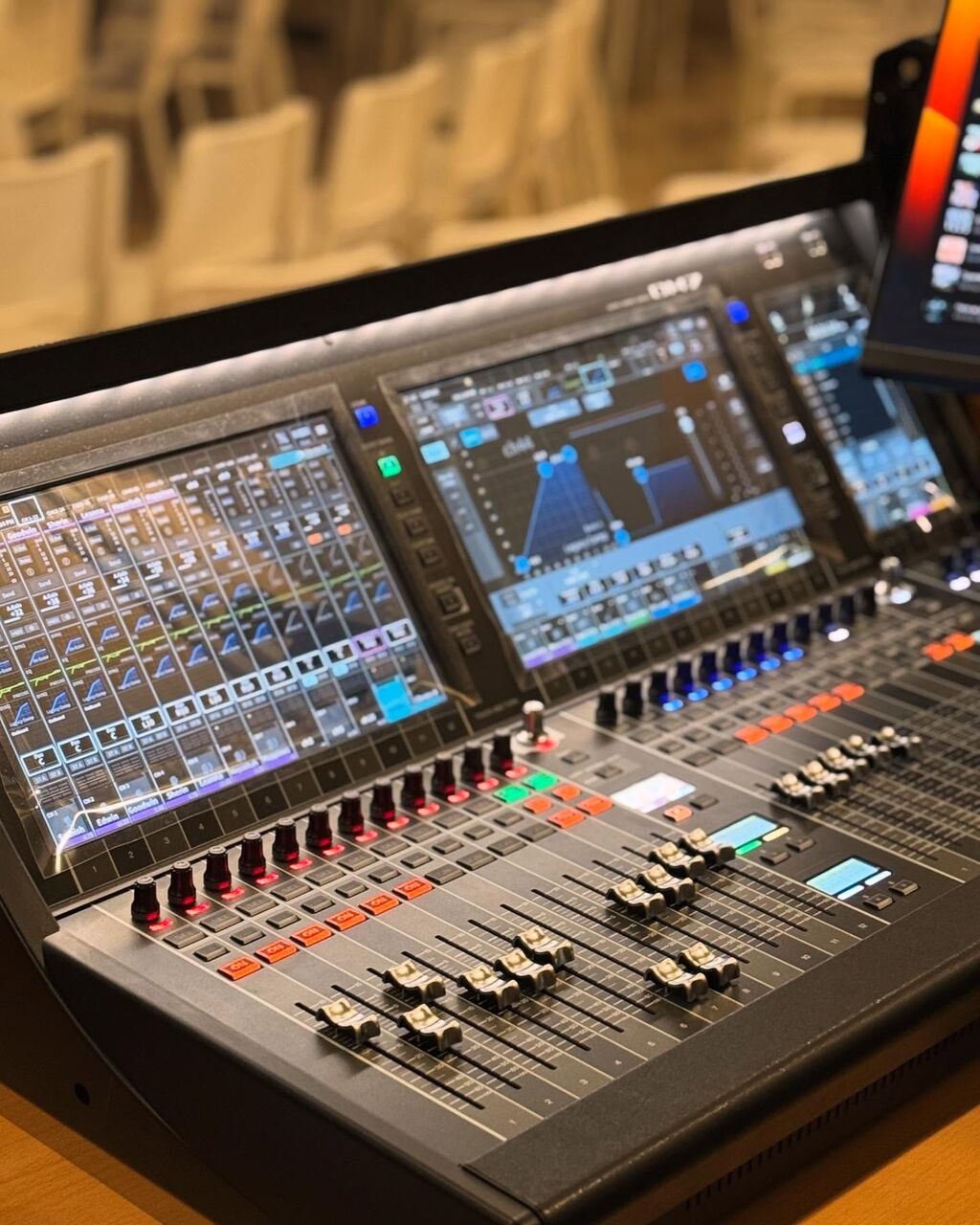 Kuwait City, Electronics, KWD 300,  Digital Mixers, Analog Mixers, Rackmount Mixers, DJ Controllers, DJ Mixers, MIDI Controlle