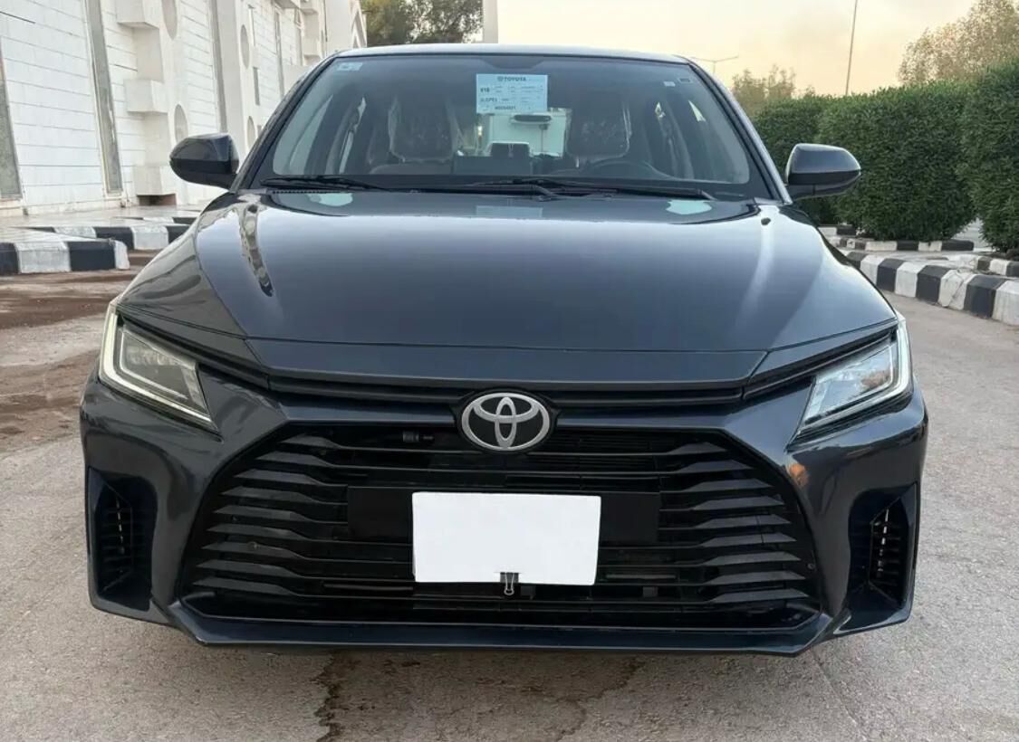 Riyadh, Vehicles, Cars & Trucks , TOYOTA YARIS Y GRAY,  2023,  Automatic,  90000 KM,  NEAT CONDITION C