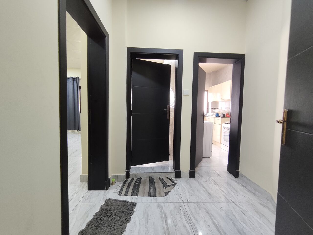 East Riffa, Apartments, Flats, Houses & Villas, BHD 160/year,  1 BR,  East Riffa Highway:- Semifurnished Studio Flat On Rent With Unlimited Ewa..
