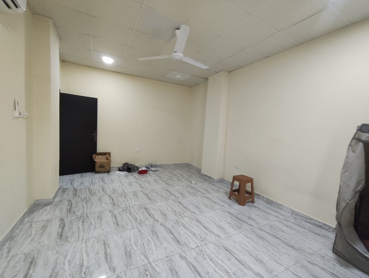 East Riffa, Apartments, Flats, Houses & Villas, BHD 160/year,  1 BR,  East Riffa Highway:- Semifurnished Studio Flat On Rent With Unlimited Ewa..