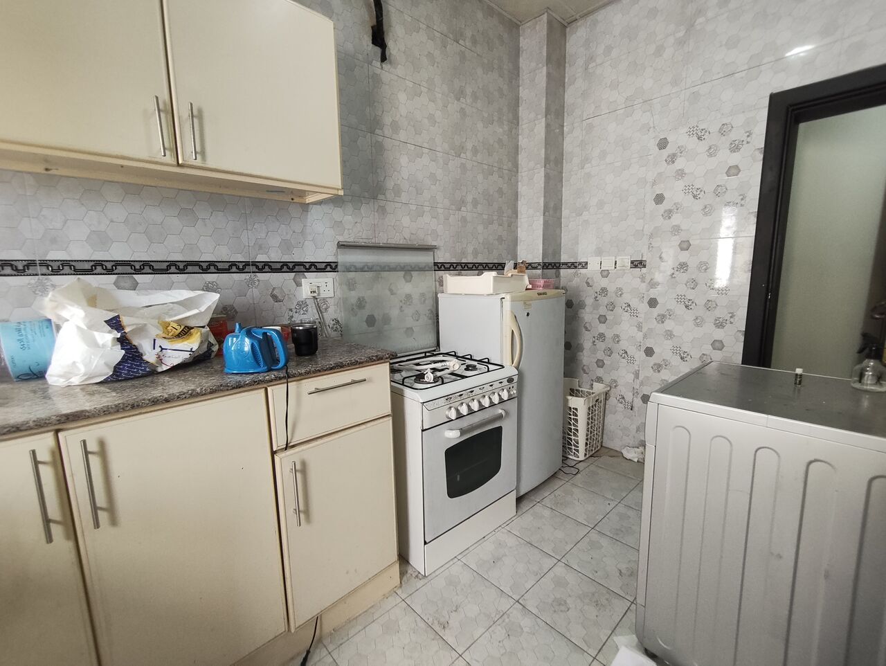 East Riffa, Apartments, Flats, Houses & Villas, BHD 160/year,  1 BR,  East Riffa Highway:- Semifurnished Studio Flat On Rent With Unlimited Ewa..
