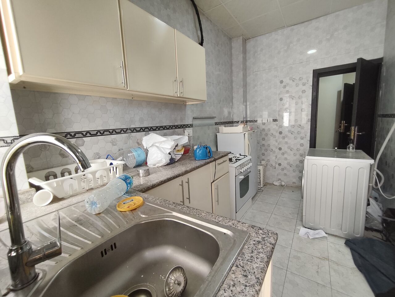 East Riffa, Apartments, Flats, Houses & Villas, BHD 160/year,  1 BR,  East Riffa Highway:- Semifurnished Studio Flat On Rent With Unlimited Ewa..