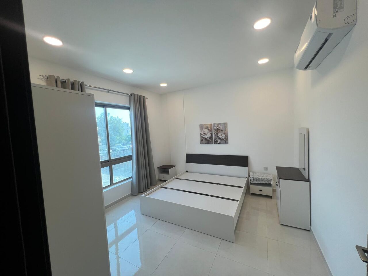 Burhama, Apartments, Flats, Houses & Villas, BHD 350/month,  Furnished,  2 BR,  Brand New  Apartment For Rent In Burhama | Closed Kitchen | Balcony
