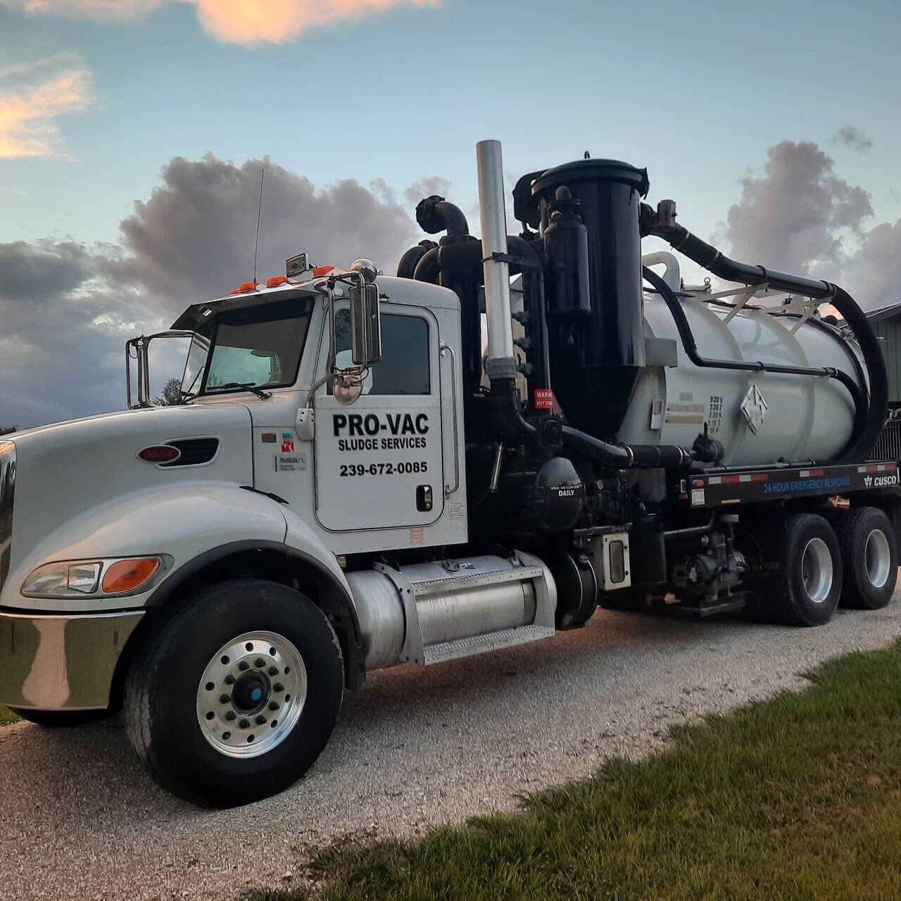 New York, Cleaning, Bulk Pool Water Delivery Services In LaBelle