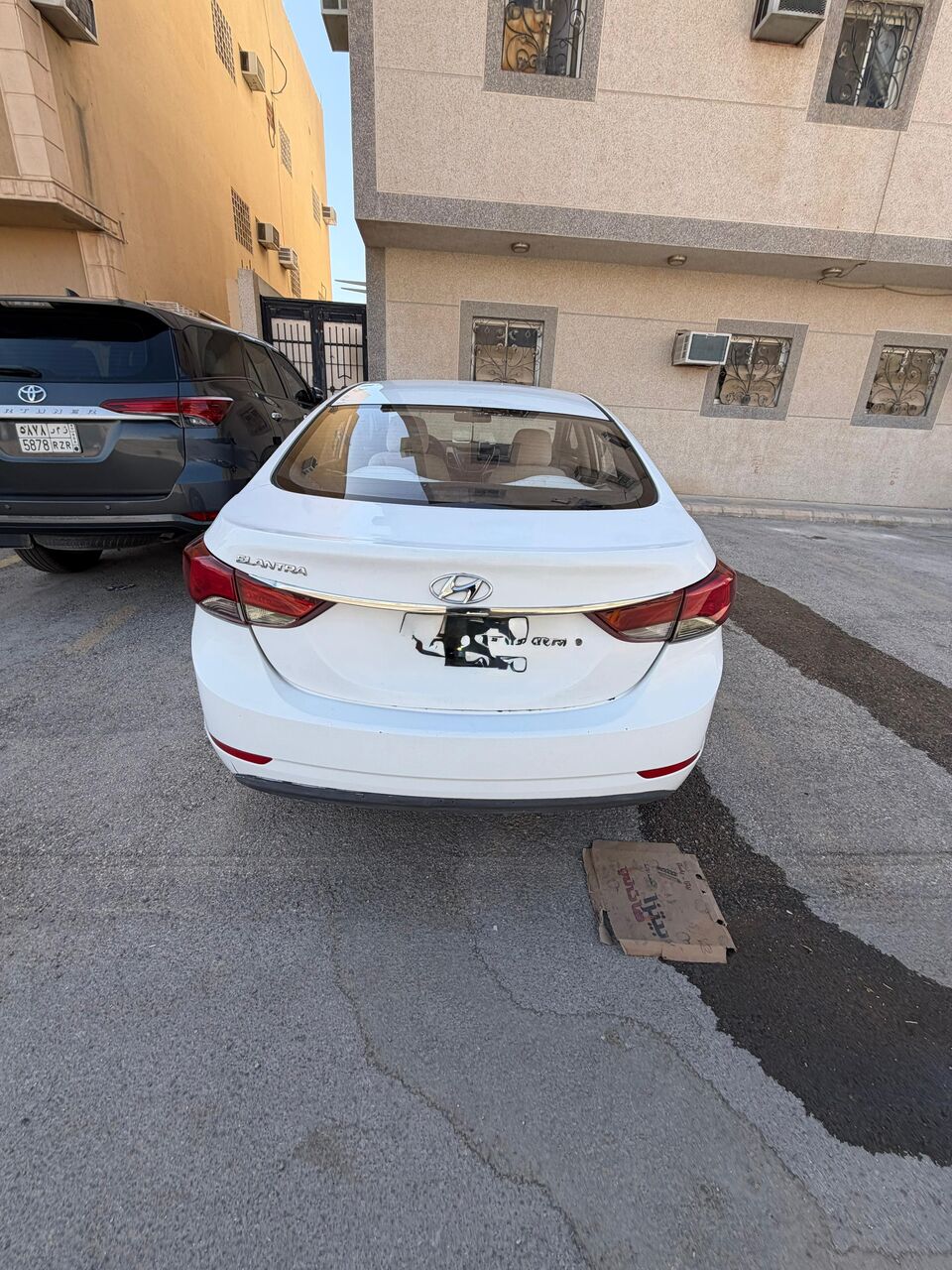 Dhahrat Laban, Vehicles, Cars & Trucks , SAR 18000,  Hyundai Elantra,  2014,  Automatic,  293000 KM,  SAR 18,000   2.0L,