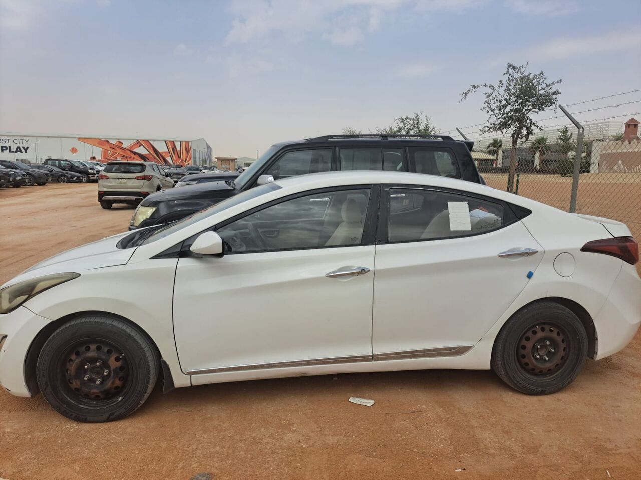 Dhahrat Laban, Vehicles, Cars & Trucks , SAR 18000,  Hyundai Elantra,  2014,  Automatic,  293000 KM,  SAR 18,000   2.0L,