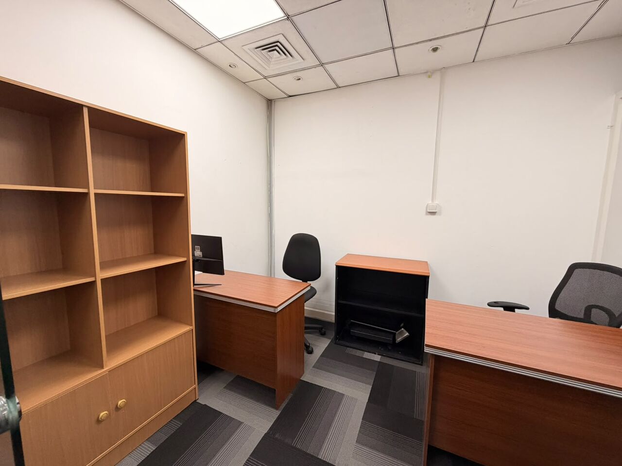 Dubai, Offices, AED 18000,  100 Sq. Feet,  Small Office For Rent &ndash; AED 18,000/Year