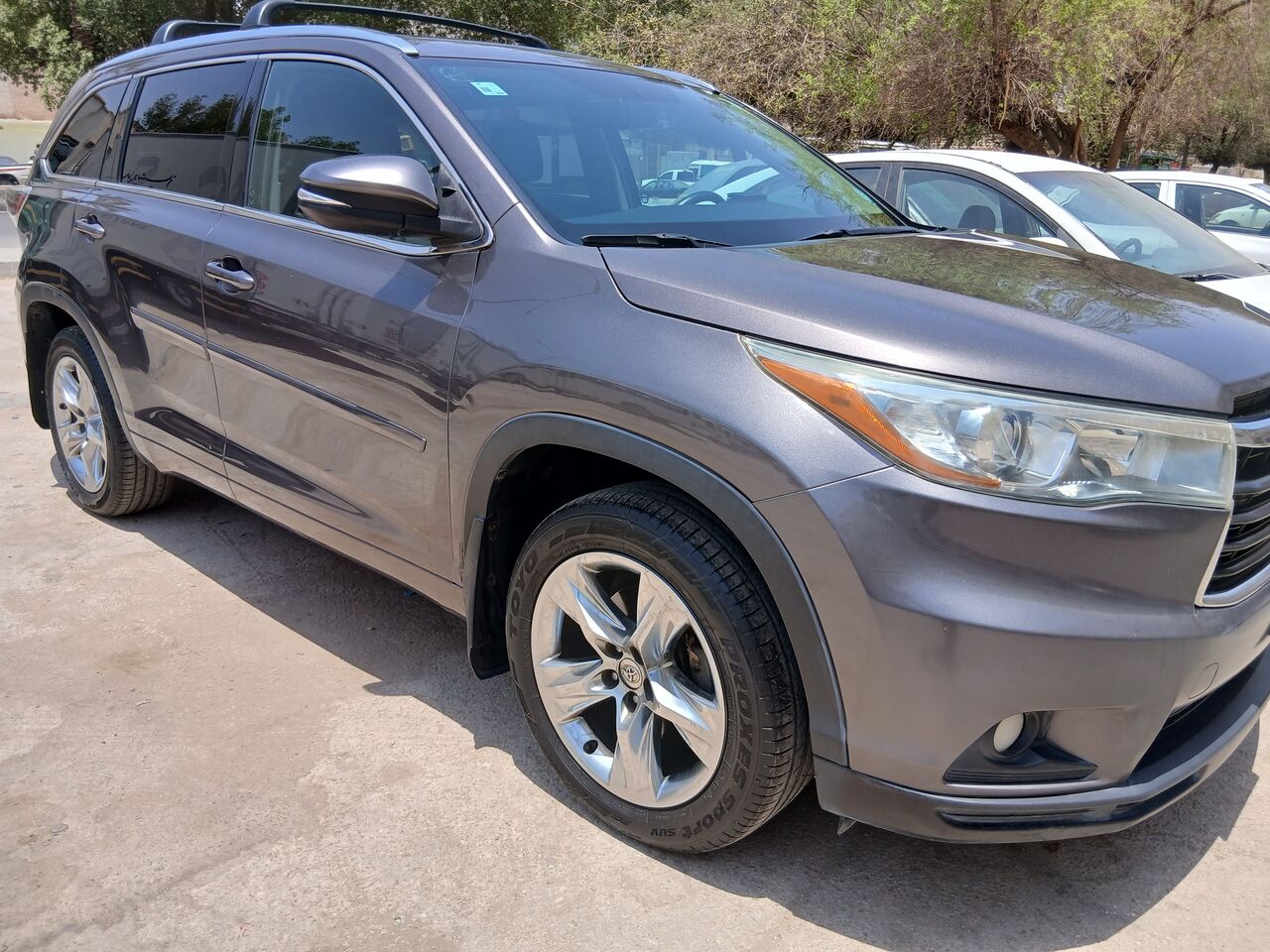 Riyadh, Vehicles, Cars & Trucks , SAR 74500,  Toyota Highlander,  2015,  Automatic,  107000 KM,    V6 Full Option | Panoramic Sunroof | Only 107,000 KM