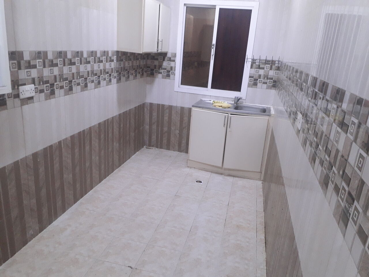 Gudaibiya, Apartments, Flats, Houses & Villas, BHD 150/month,  Studio,  90 Sq. Meter,  Studio Semi Furnished Big Flat Available In Gudaibiya Call Aleena