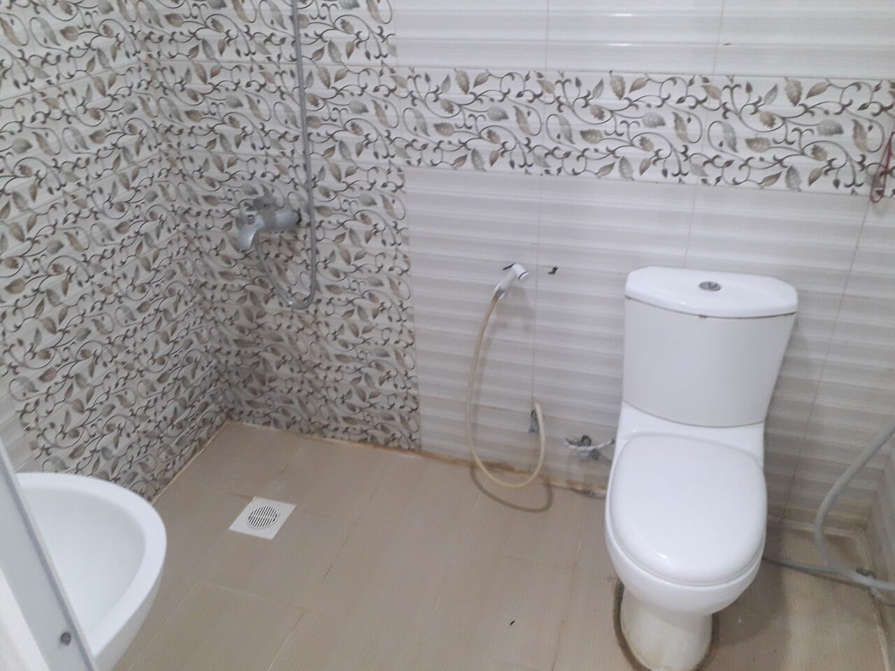Gudaibiya, Apartments, Flats, Houses & Villas, BHD 150/month,  Studio,  90 Sq. Meter,  Studio Semi Furnished Big Flat Available In Gudaibiya Call Aleena