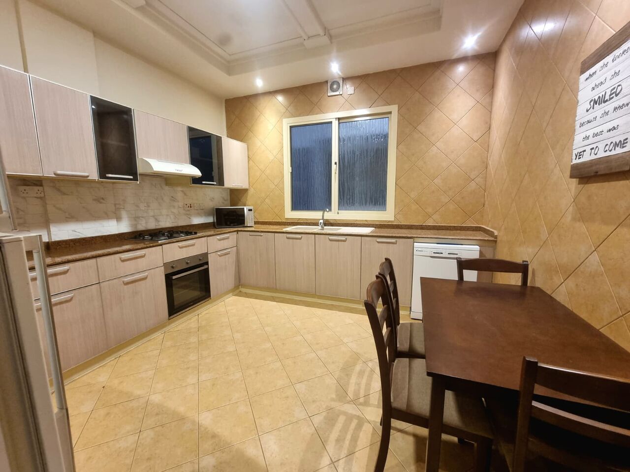 Amwaj Islands, Apartments, Flats, Houses & Villas, BHD 550/month,  Furnished,  3 BR,  200 Sq. Meter,  Spacious 3 BR FF Apartment With Balcony & Closed Kitchen & Wifi