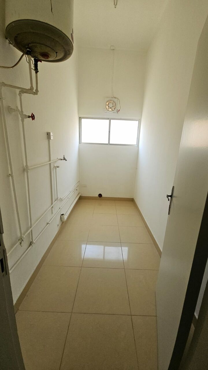 Salmaniya, Apartments, Flats, Houses & Villas, BHD 270/month,  2 BR,  2 Bedroom Un Furnished Flat For Rent With Ewa